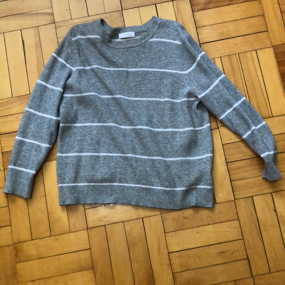 Light Knit Sweater - Picture 2 of 3